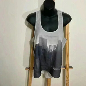 Divided City Scene Tank Women’s Size 6/medium